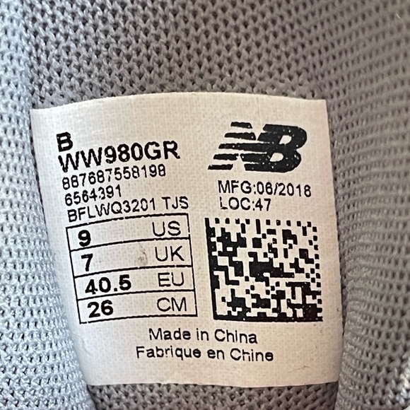 New Balance Limited Edition Gray leather Women’s 9 EUC cross trainers - Picture 6 of 11